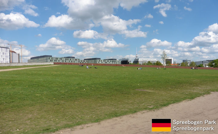 Spreebogen Park